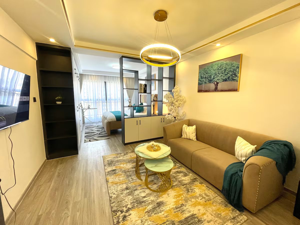 Spacious Studio, with Skyline Views Image 3